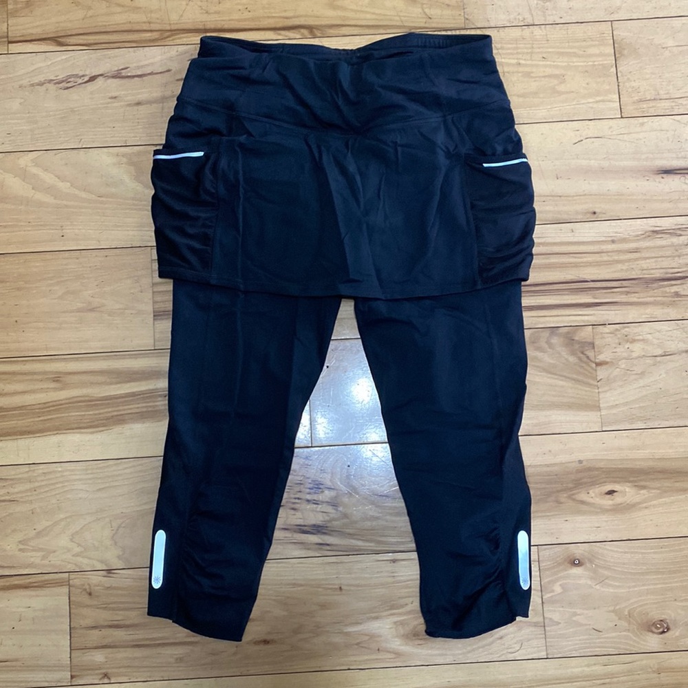 Athleta 2 in 1 Capri Acceler…